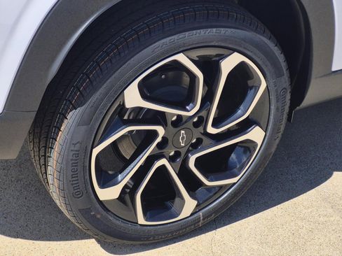 New 2026 Chevrolet Trax RS w/ Sunroof Package image 5