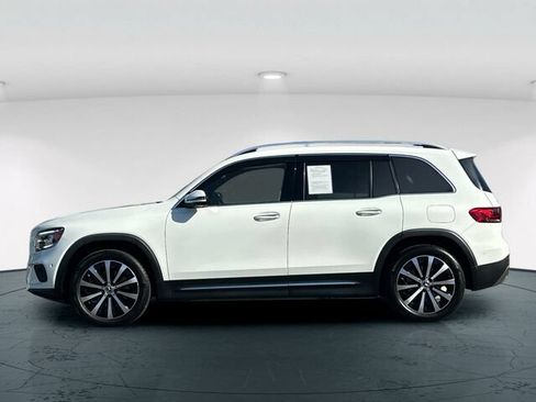 Used 2021 Mercedes-Benz GLB 250 4MATIC image 3