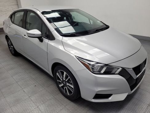 Used 2021 Nissan Versa SV FWD image 11