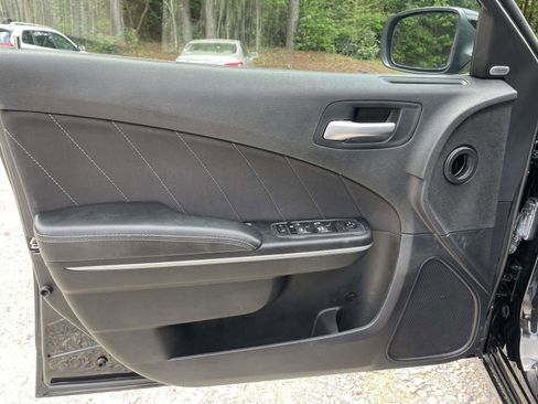 Used 2023 Dodge Charger SXT RWD image 5