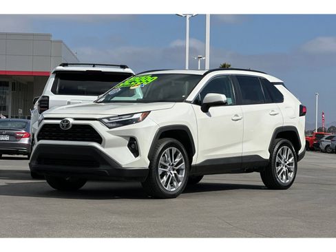 Certified 2022 Toyota RAV4 XLE Premium FWD image 8