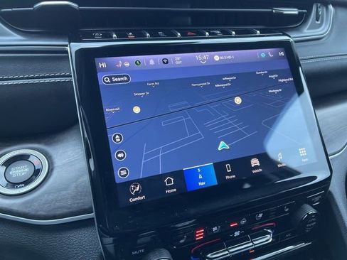 Used 2023 Jeep Grand Cherokee Limited w/ Luxury Tech Group II image 14