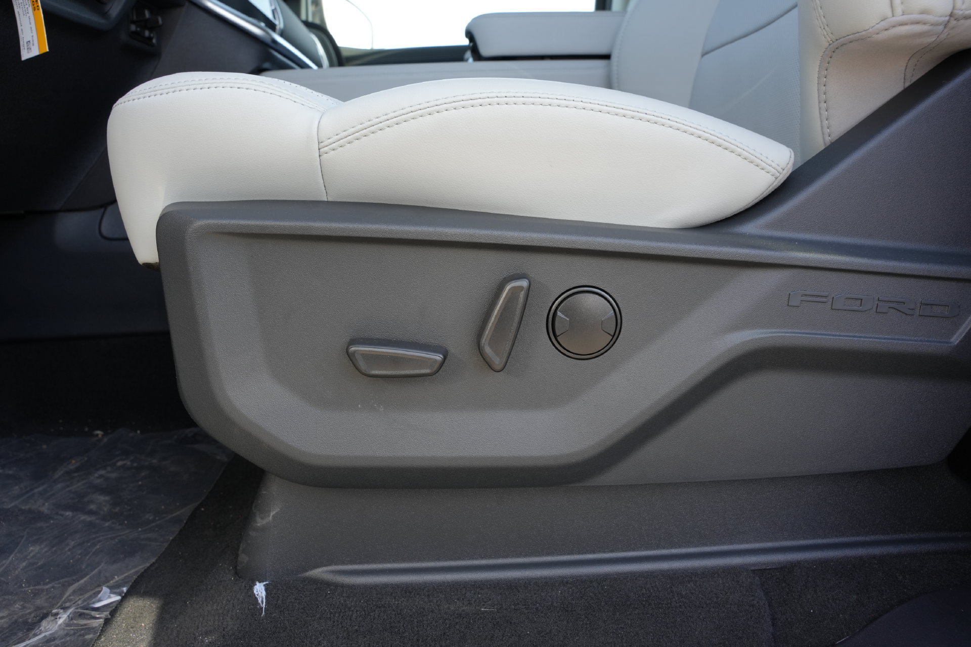 New 2027 Ford Expedition Max Platinum AWD/4WD image 16