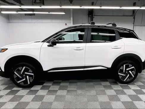 New 2026 Nissan Kicks SV w/ Cold Weather Package FWD image 18