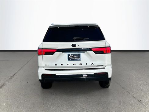 Used 2025 Toyota Sequoia Platinum image 6