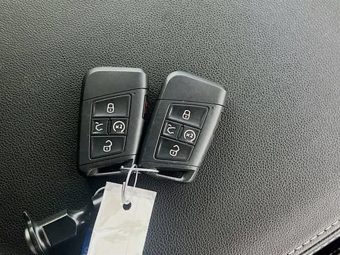 Used 2020 Volkswagen Atlas Cross Sport SEL R-Line w/ Cross Sport MDO Package AWD/4WD image 33