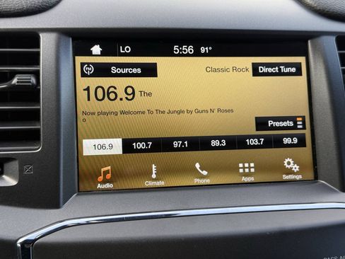 Used 2016 Lincoln MKS FWD image 26