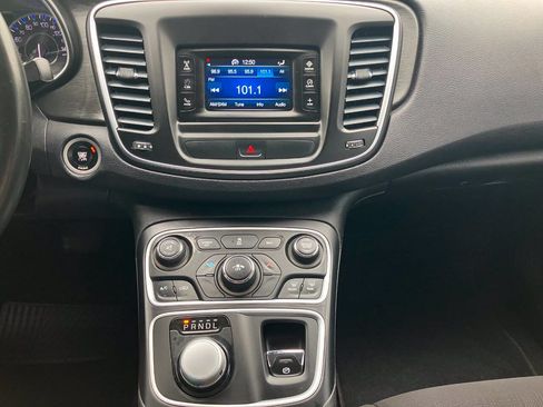 Used 2015 Chrysler 200 Limited w/ Convenience Group FWD image 19