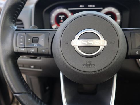 Certified 2022 Nissan Rogue Platinum w/ Head-Up Display Package image 23