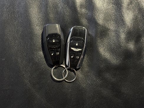 Used 2018 Aston Martin DB11 V12 RWD image 36