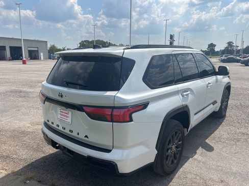 Used 2023 Toyota Sequoia Platinum image 6