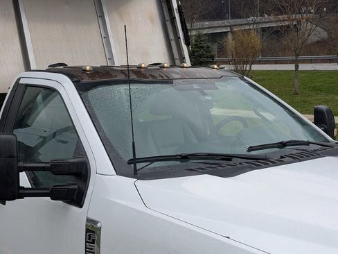 Used 2022 Ford F550 4x4 Regular Cab Super Duty w/ Power Equipment Group image 16