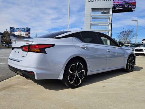 Used 2023 Nissan Altima 2.5 SR image 6