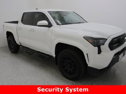 Certified 2024 Toyota Tacoma SR5 image 4