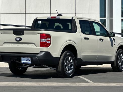 New 2025 Ford Maverick XLT w/ XLT Luxury Package image 3