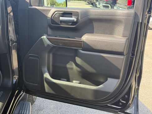 Used 2021 Chevrolet Silverado 1500 LT AWD/4WD image 33