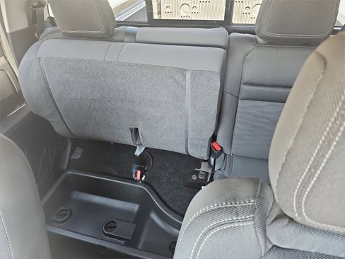 Used 2023 Nissan Frontier SV w/ Technology Package image 15