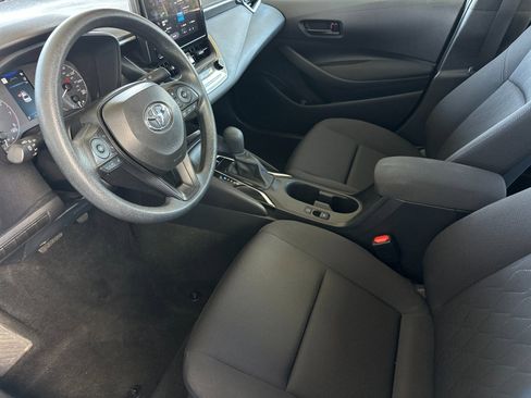 Used 2025 Toyota Corolla LE image 9