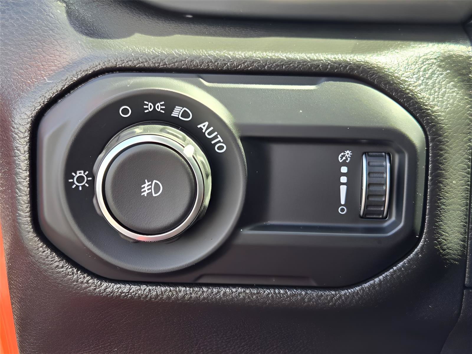 Used 2023 Jeep Wrangler Unlimited Sahara AWD/4WD image 20