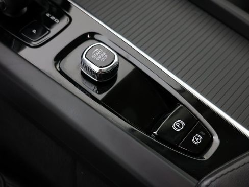 Used 2024 Volvo XC60 T8 Core image 20