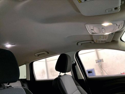 Used 2017 Ford Escape SE w/ Equipment Group 201A image 21