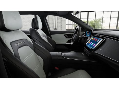New 2026 Mercedes-Benz E 53 AMG e 4MATIC Sedan image 4