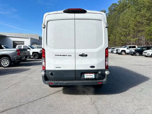 Used 2018 Ford Transit 250 Base image 5