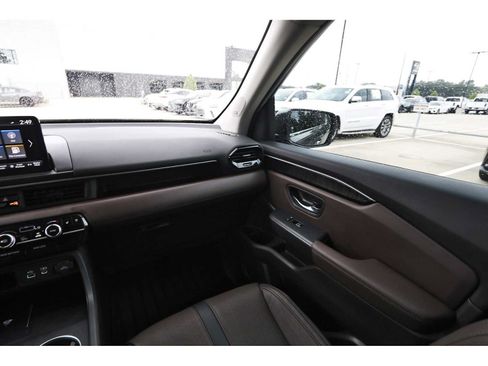 Used 2025 Honda Pilot Elite image 8