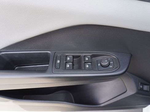 Used 2023 Volkswagen Taos SE image 15