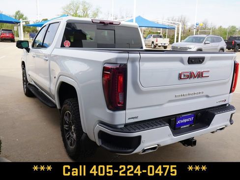 Used 2024 GMC Sierra 1500 AT4 w/ Technology Package AWD/4WD image 12