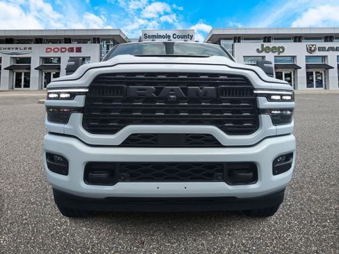 Used 2026 RAM 2500 Limited AWD/4WD image 3