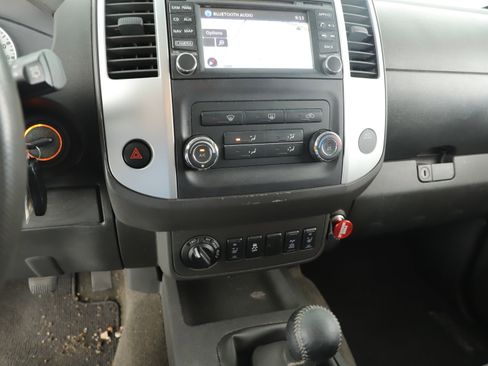 Used 2014 Nissan Xterra PRO-4X w/ Nevada Tow Package AWD/4WD image 11