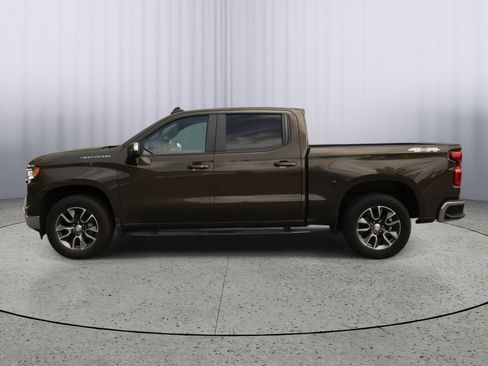 Used 2023 Chevrolet Silverado 1500 LT AWD/4WD image 16