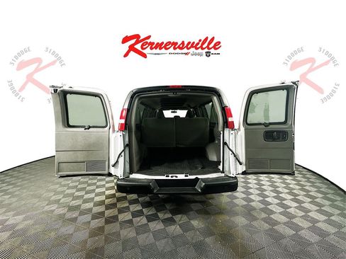 Used 2023 Chevrolet Express 3500 LS image 27