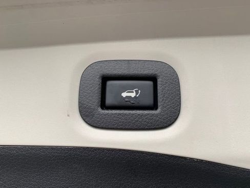 Used 2019 Nissan Rogue SV image 6