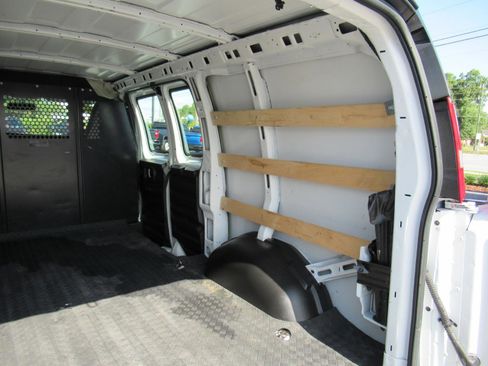 Used 2025 GMC Savana 2500 w/ Driver Convenience Package RWD image 18