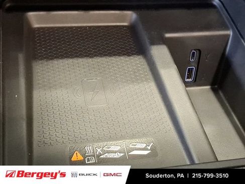 New 2026 GMC Acadia AT4 w/ Luxury Package AWD/4WD image 17