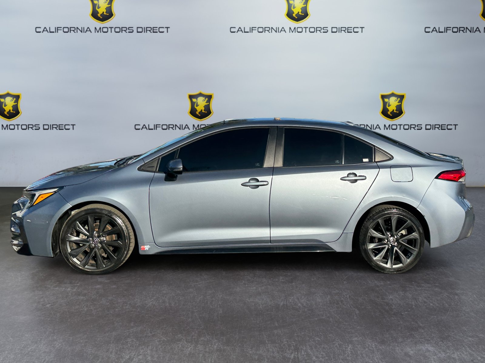 Used 2023 Toyota Corolla SE w/ Carpet Mat Package (TMS) FWD image 2