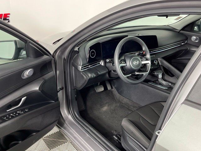 Used 2024 Hyundai Elantra SEL FWD image 22