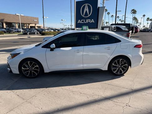 Used 2020 Toyota Corolla SE image 2