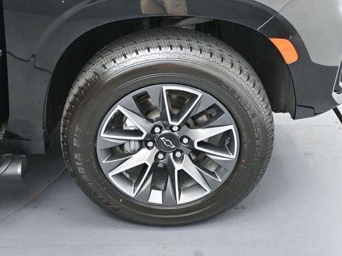 Used 2023 Chevrolet Tahoe Z71 w/ Z71 Off-Road Package AWD/4WD image 35