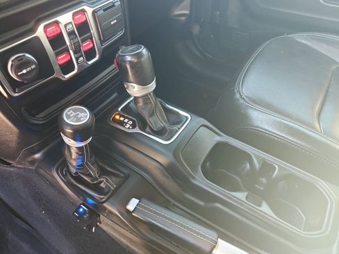 Used 2022 Jeep Gladiator Overland w/ Popular Equipment Package image 25