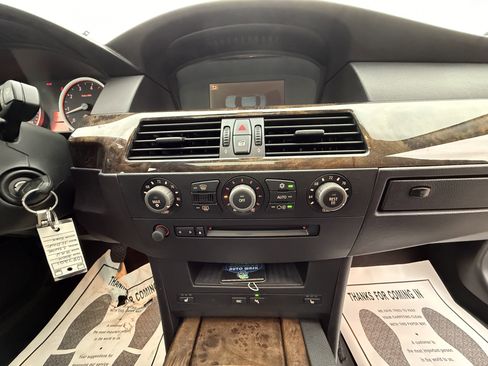 Used 2004 BMW 545i 545iA 4dr Sdn 6-Spd Auto image 23