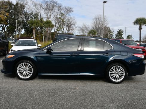 Certified 2019 Toyota Camry XLE image 2