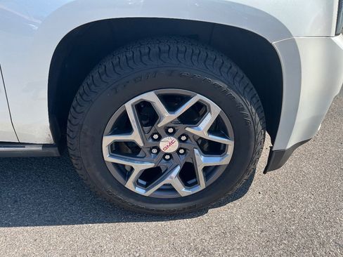 Used 2015 GMC Yukon Denali w/ Premium Package RWD image 21