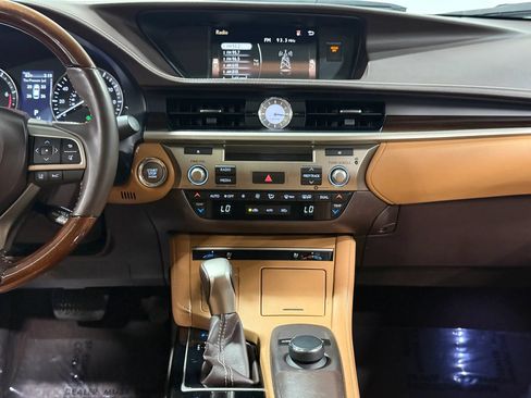 Used 2017 Lexus ES 350 w/ Premium Package FWD image 41