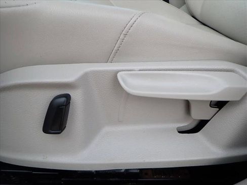 Used 2015 Volkswagen Golf TDI SEL image 12