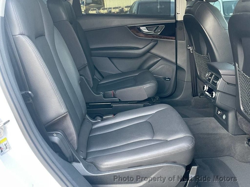Used 2018 Audi Q7 3.0T Prestige AWD/4WD image 12