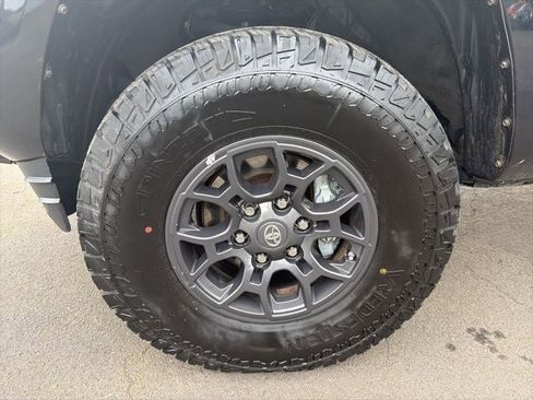 Used 2016 Toyota Tacoma SR w/ Towing Package image 32