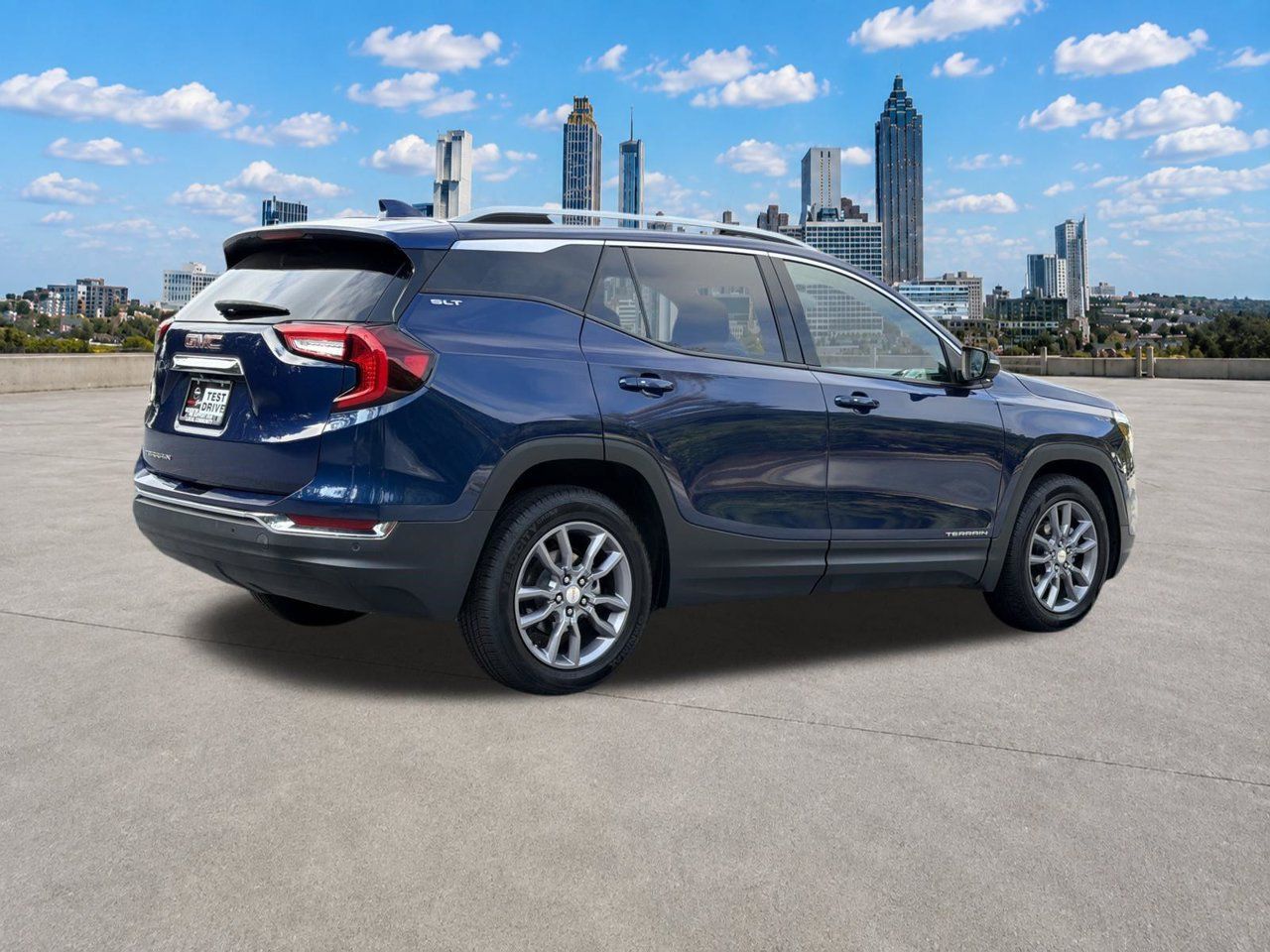 Used 2023 GMC Terrain SLT w/ Infotainment Package II FWD image 30